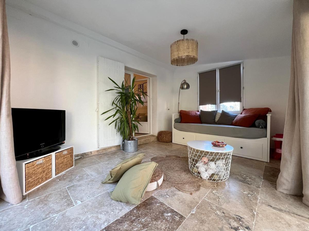 Maison Provencale Au Calme De La Campagne Avec Jacuzzi Aix-en-Provence Exterior foto