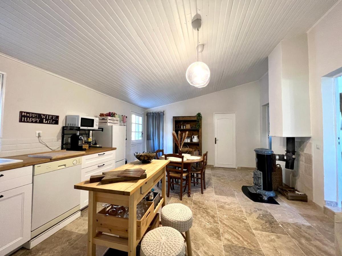 Maison Provencale Au Calme De La Campagne Avec Jacuzzi Aix-en-Provence Exterior foto
