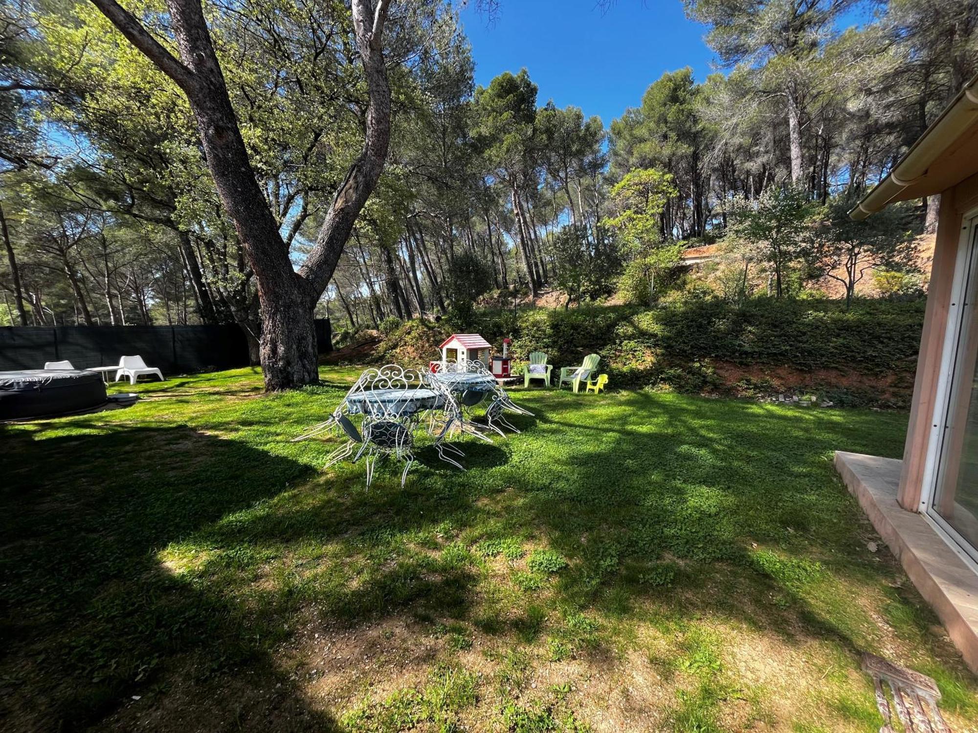 Maison Provencale Au Calme De La Campagne Avec Jacuzzi Aix-en-Provence Exterior foto