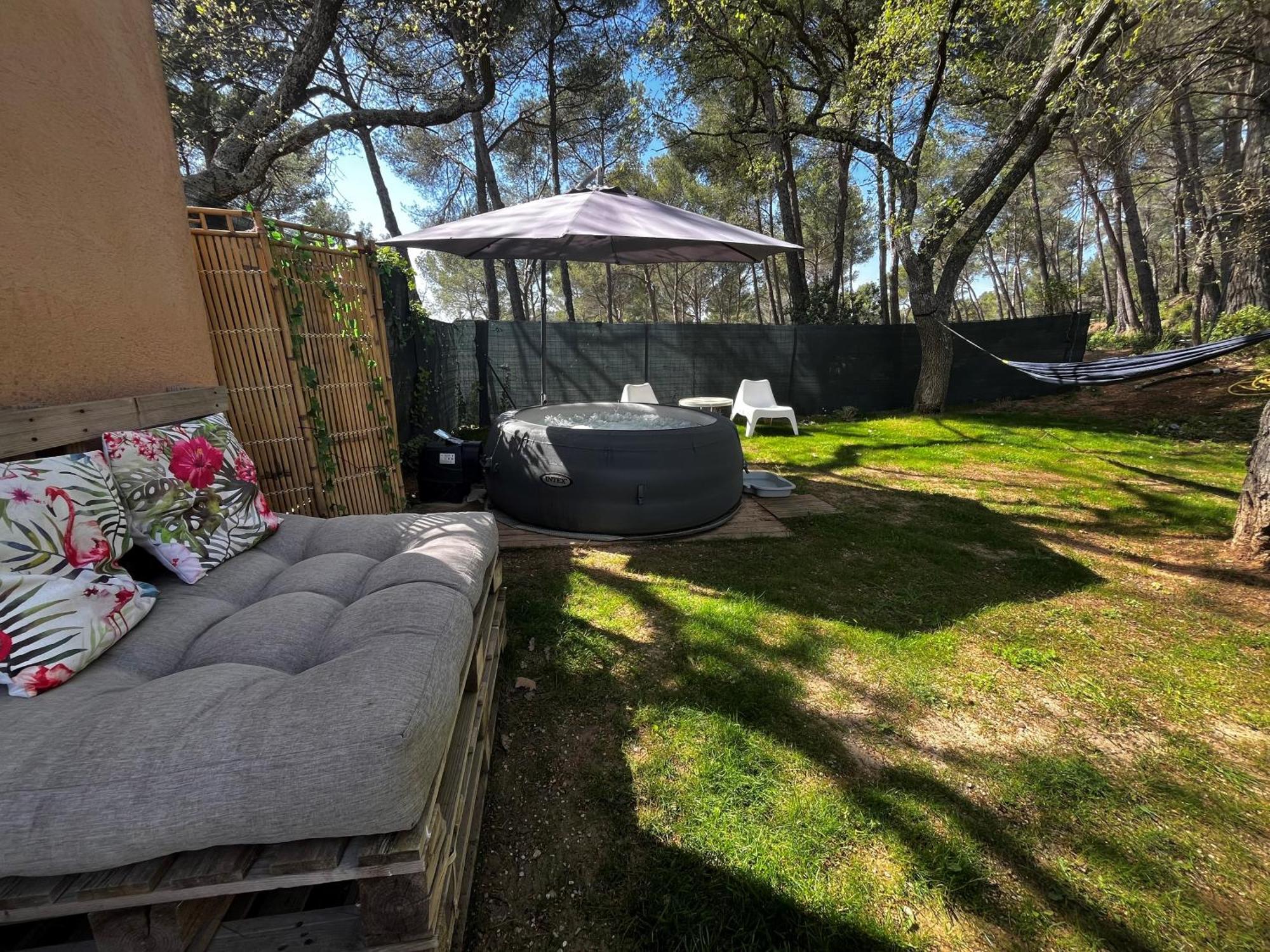 Ferienwohnung Maison Provencale Au Calme De La Campagne Avec Jacuzzi Aix-en-Provence Exterior foto