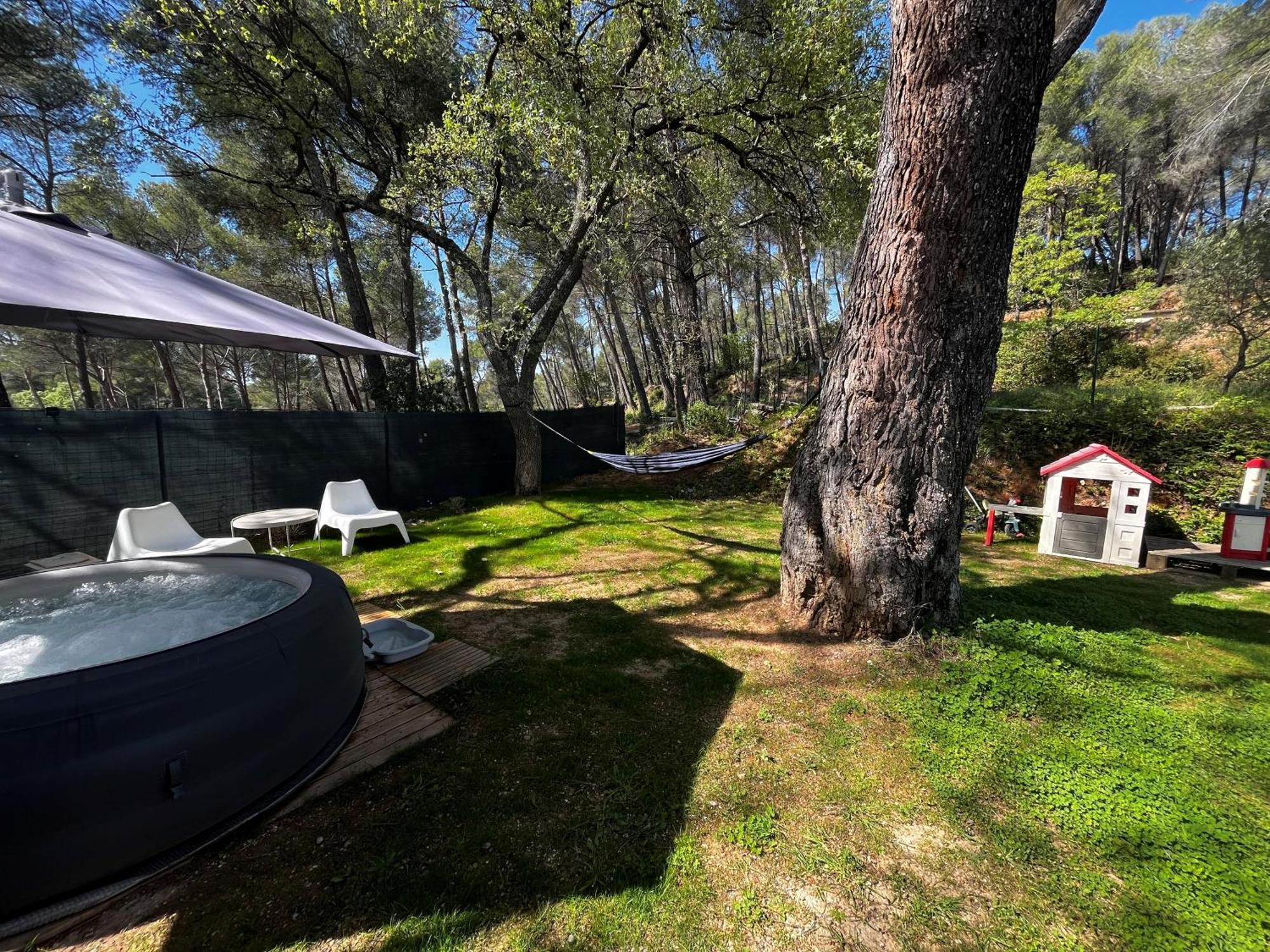 Maison Provencale Au Calme De La Campagne Avec Jacuzzi Aix-en-Provence Exterior foto