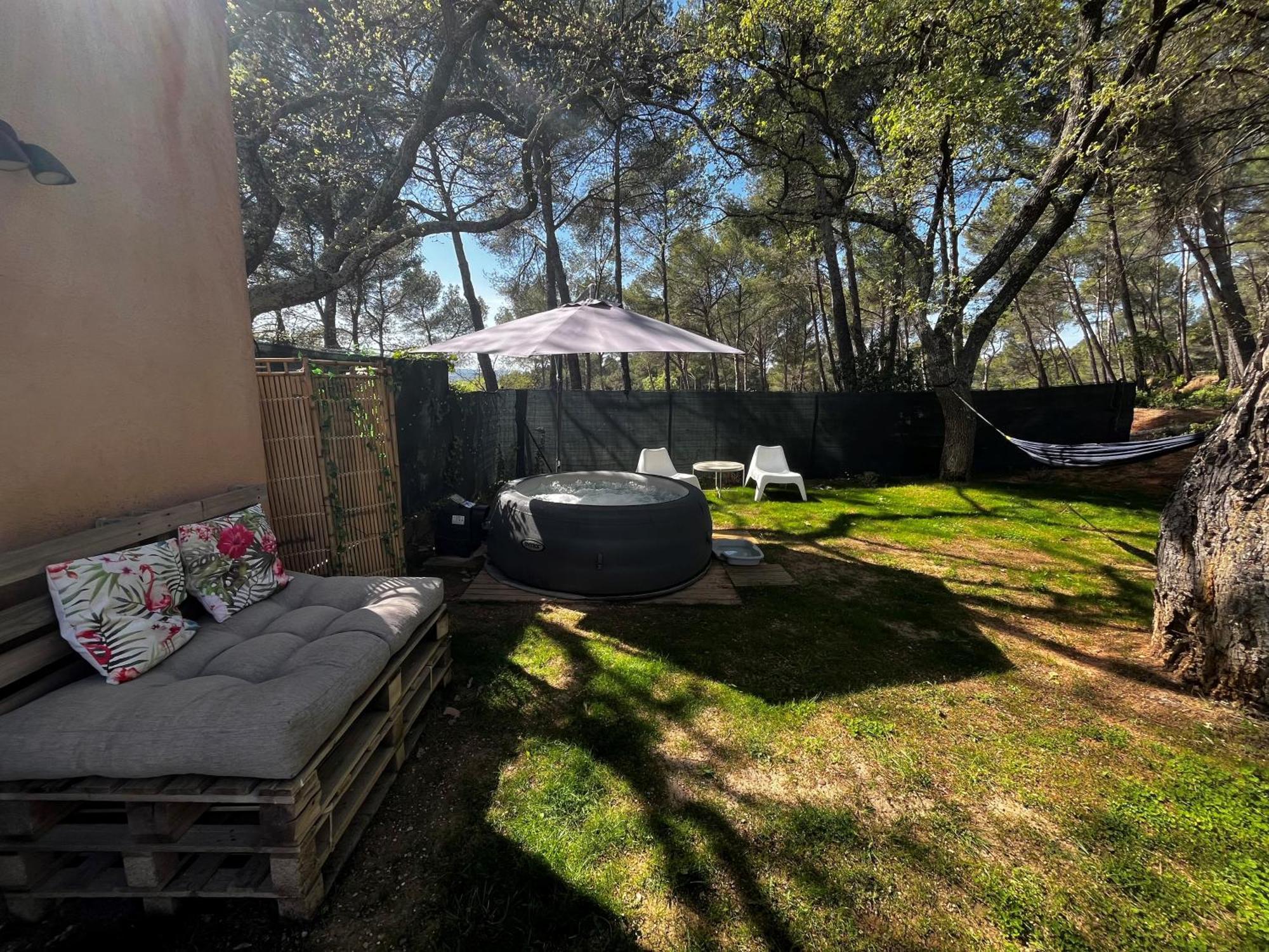 Maison Provencale Au Calme De La Campagne Avec Jacuzzi Aix-en-Provence Exterior foto